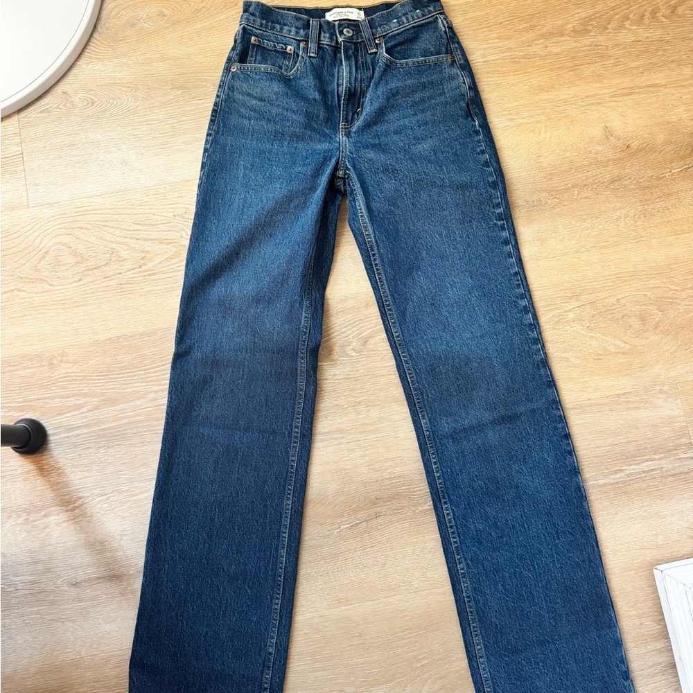 Abercrombie & Fitch Women's High Rise 90’s Relaxed